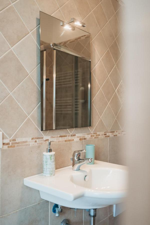 Dimora Mariu Bed and Breakfast Tarente Buitenkant foto